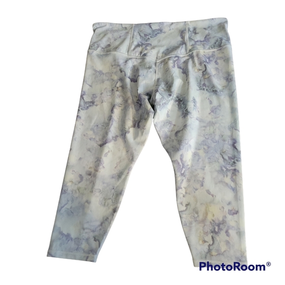 Athleta Elation 7/8 Tights Size 3X Tie Dye Gray Blue White Watercolor Athletic - Picture 4 of 6